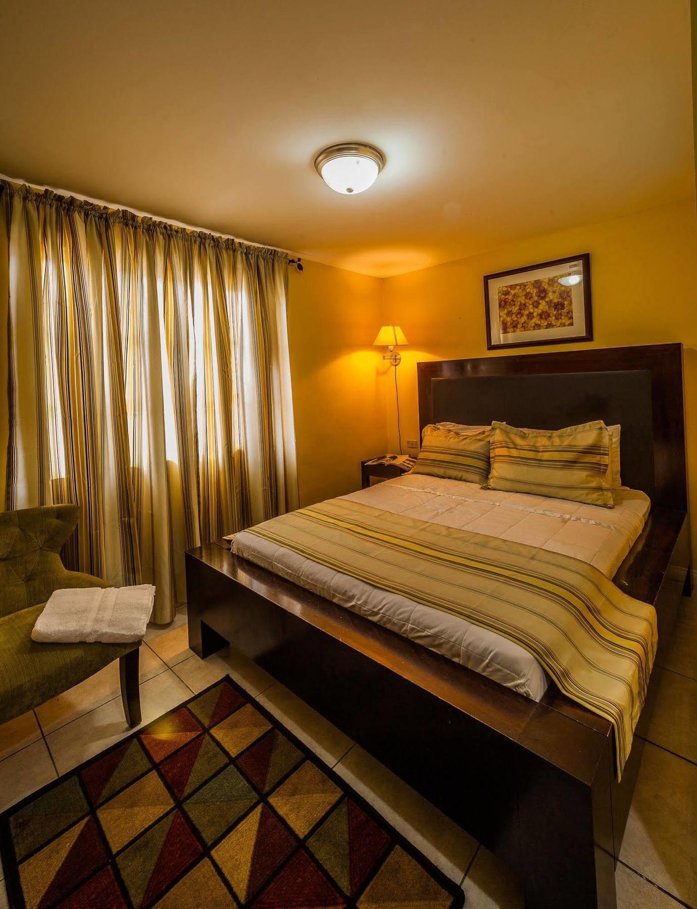 Port of Spain Inn At 87 מראה חיצוני תמונה