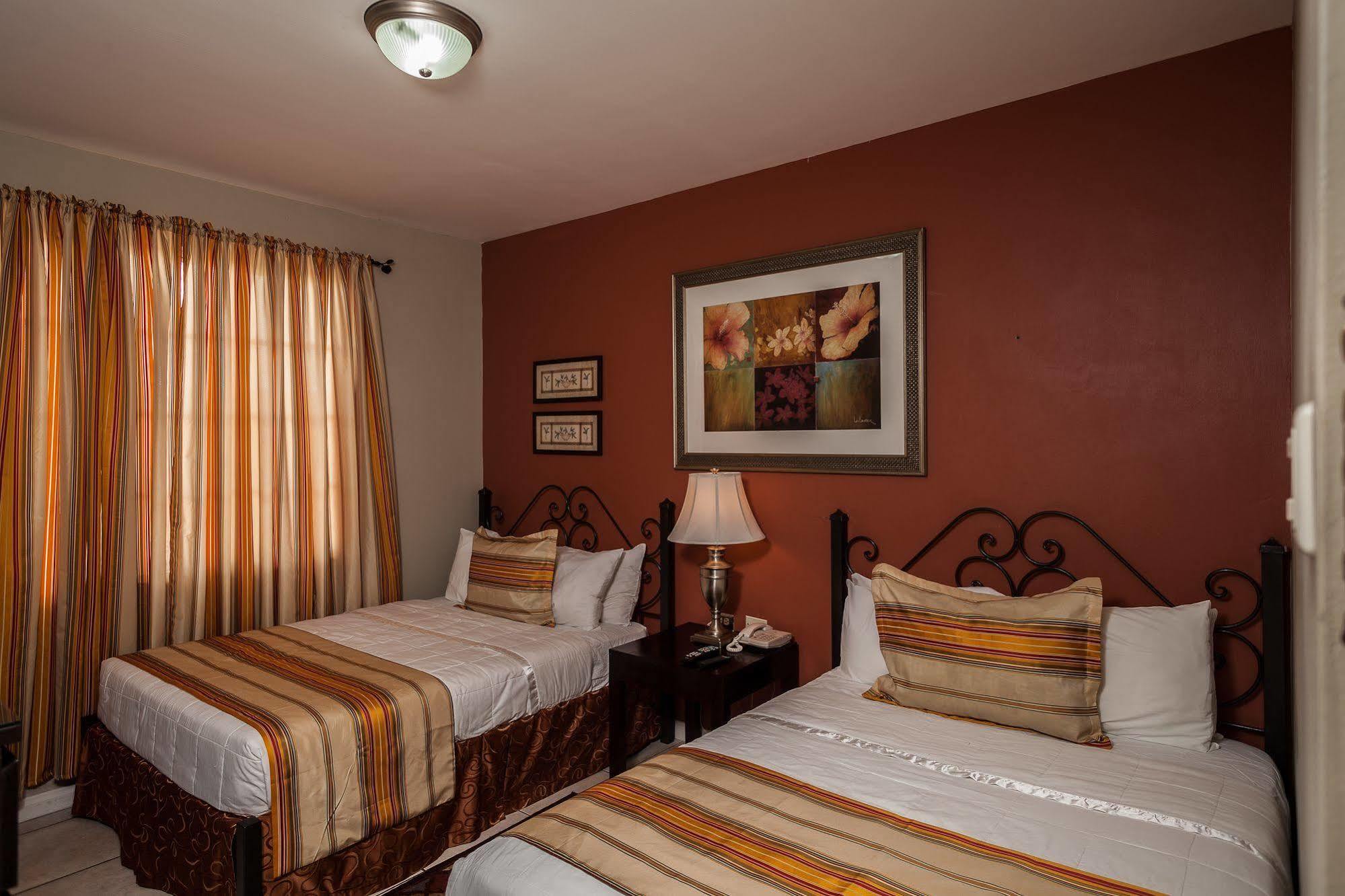 Port of Spain Inn At 87 מראה חיצוני תמונה